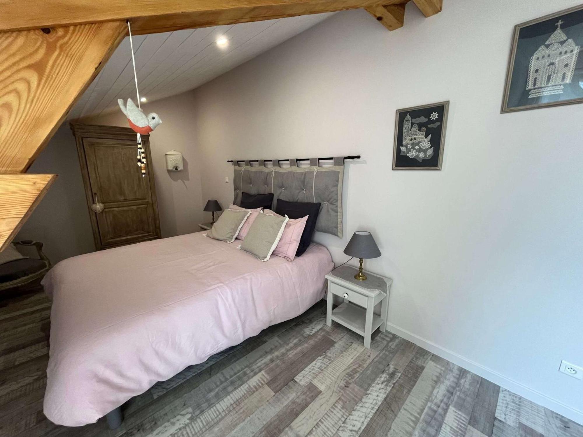 Bed and Breakfast Le Jardin Du Dolaizon Le Puy-en-Velay Zimmer foto